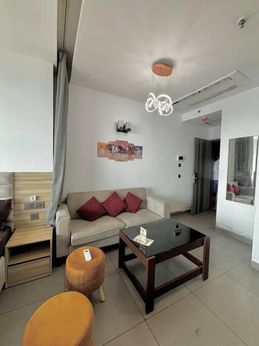 Flat In Noida , Supernova 26th Floor * New Delhi